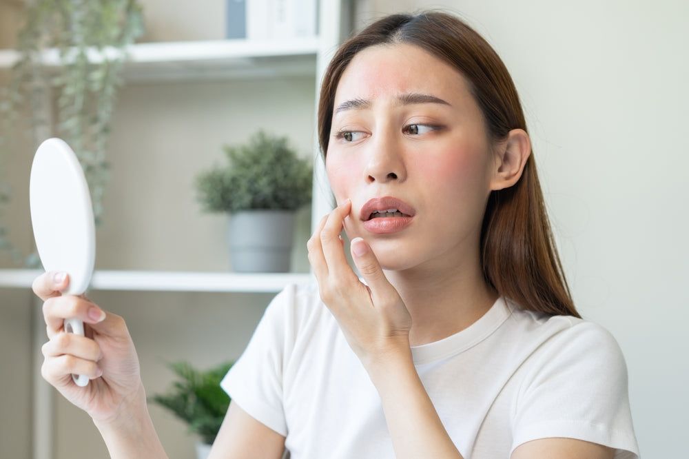 Da bị sạm màu cần sử dụng kem dưỡng phục hồi da để cấp ẩm và cải thiện làn da.